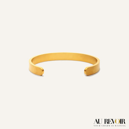 Gold bracelet with custom name personalised jewelry 